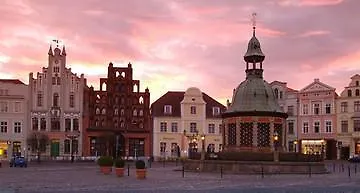 ホテル Sunday And Wismar 4*
